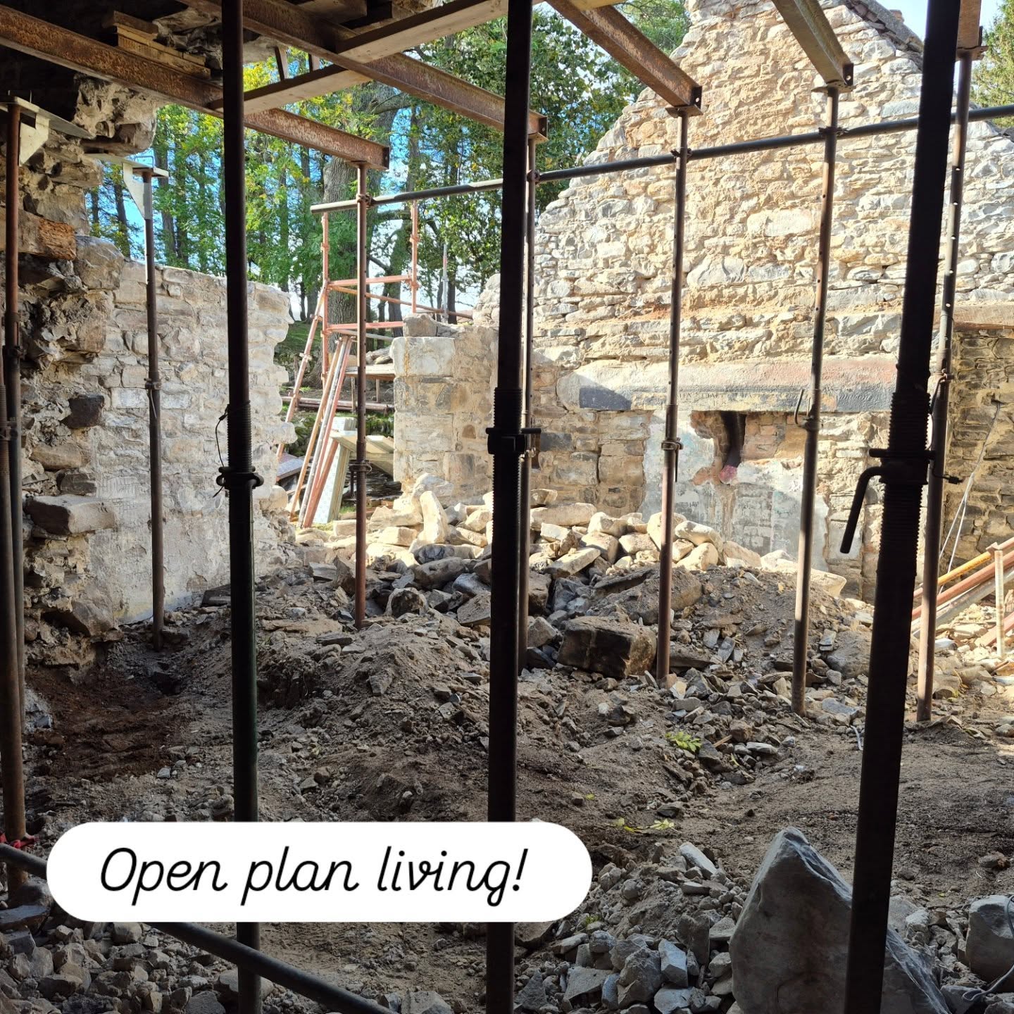 Hoping for some more nice weather this week so work can keep progressing as our house takes shape.
#renovation #wholeinthewall